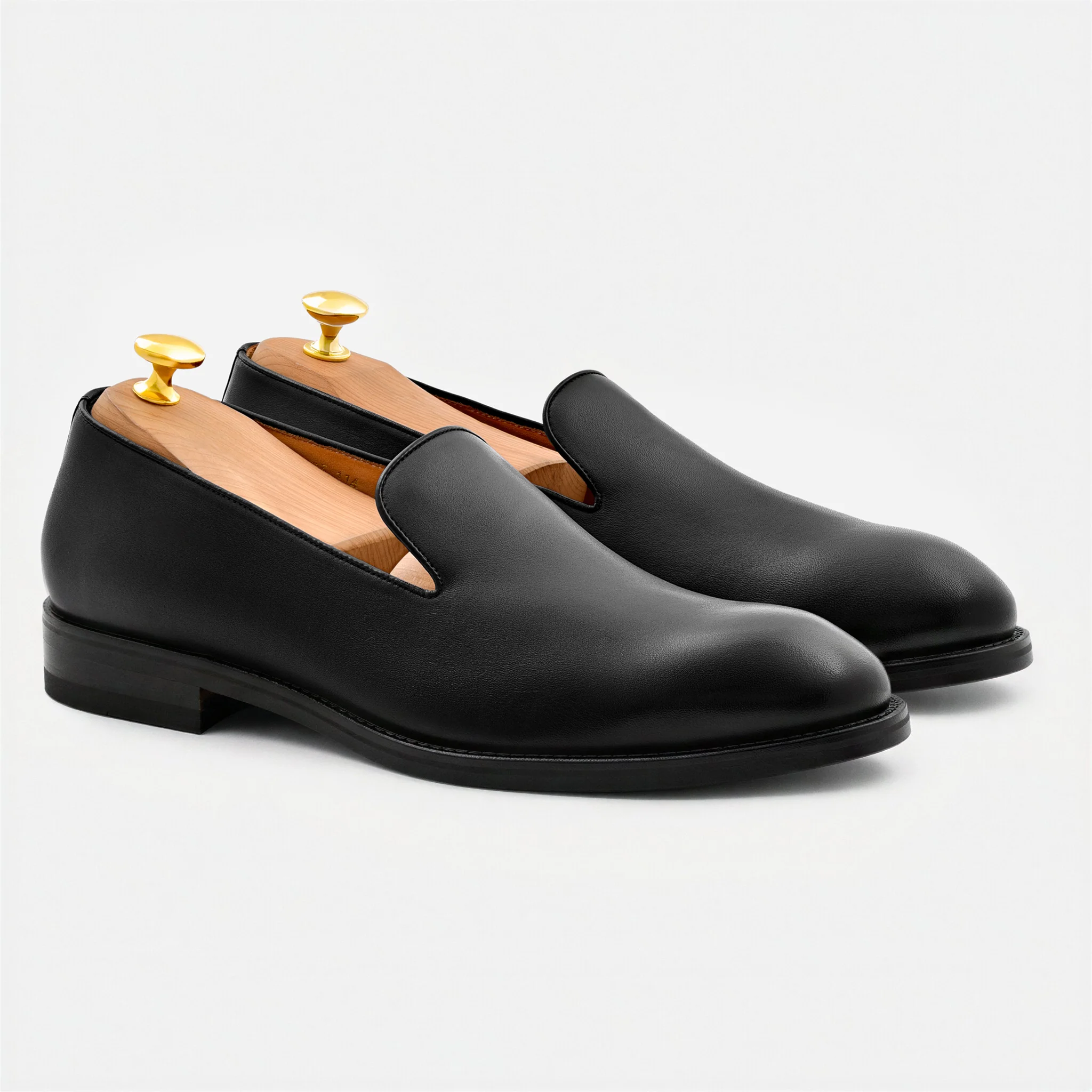 Langford Wholecut Loafers - Men's - Image 31